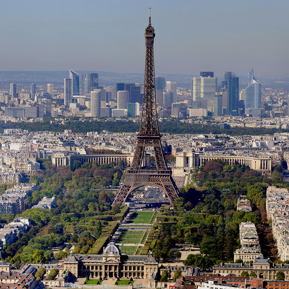 Focus sur 2 lieux emblématiques de Paris, la Tour Eiffel et jardin des Tuileries1