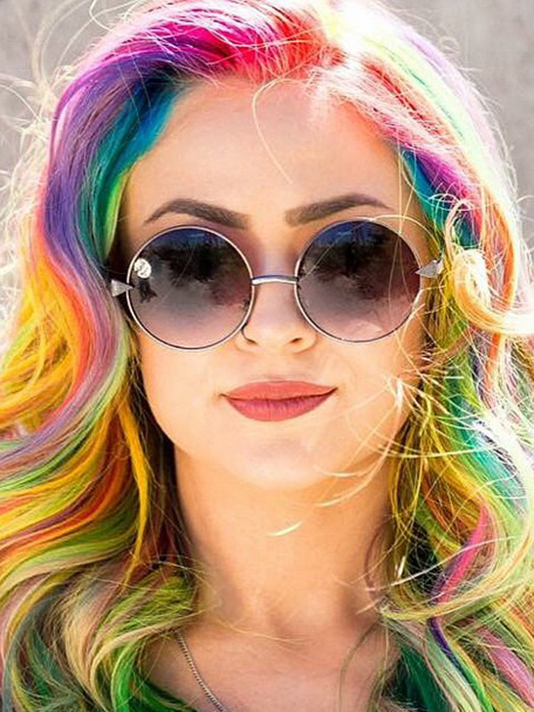 La tendance colorée du sand art hair !3